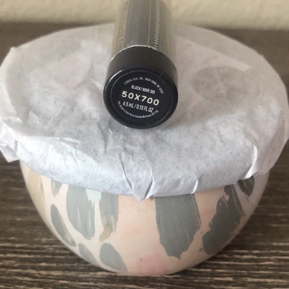 ❤️$2 NWT L'Oreal Voluminous Mascara 4.5ml